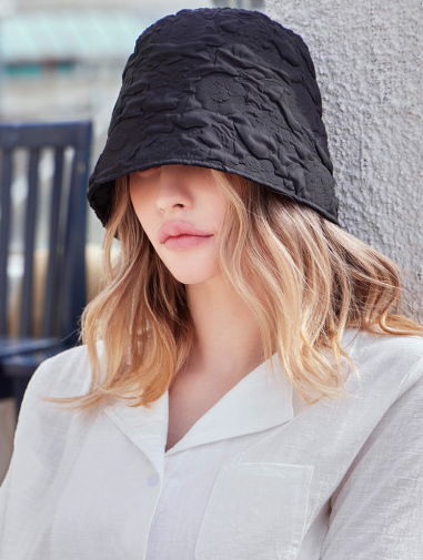 VARZAR Bucket Hat Embo Long Label Drop Bucket Hat Black