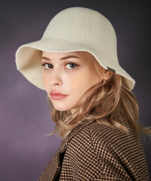 VARZAR Bold Metal Tip Cloche Hat Cream