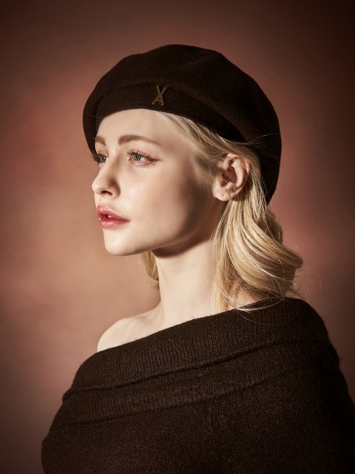 VARZAR Stud Logo Wool Beret Black