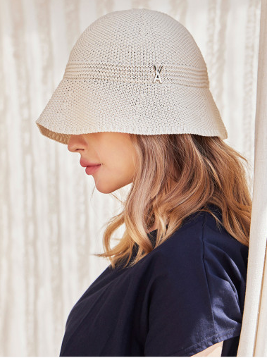 VARZAR Bucket Hat Stud Logo Summer Knit Bucket Hat Cream